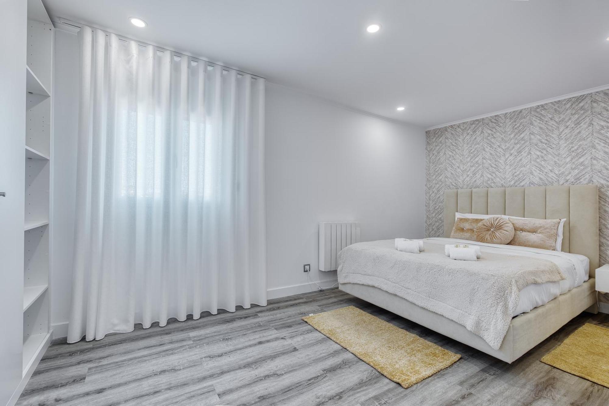 Apartment Portucale ! Santa Clara Terrace & Jacuzzi *