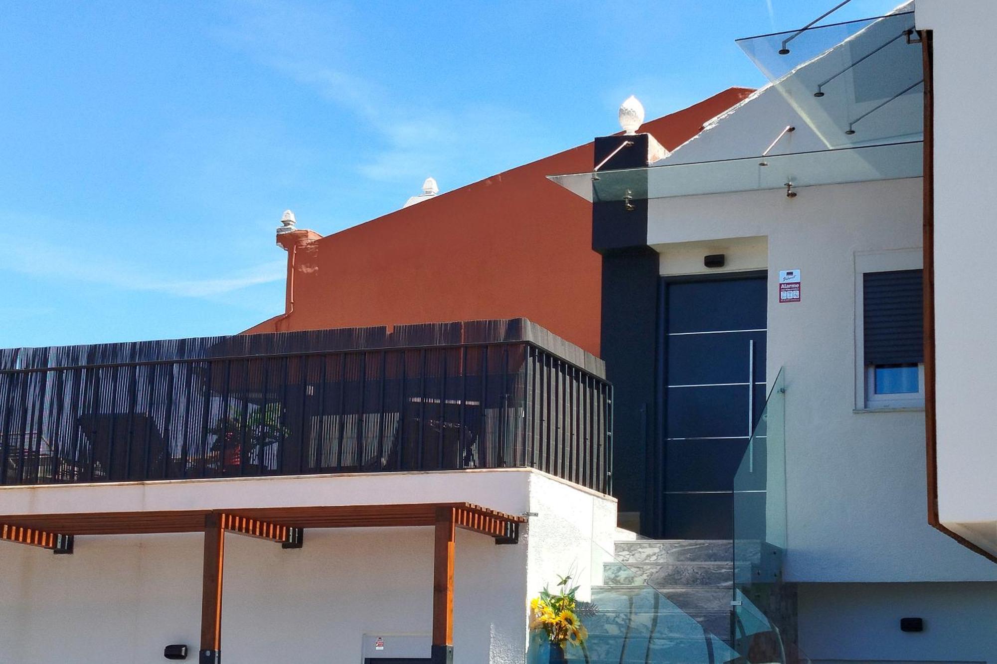 Portucale ! Santa Clara Terrace & Jacuzzi Apartment Lisbon