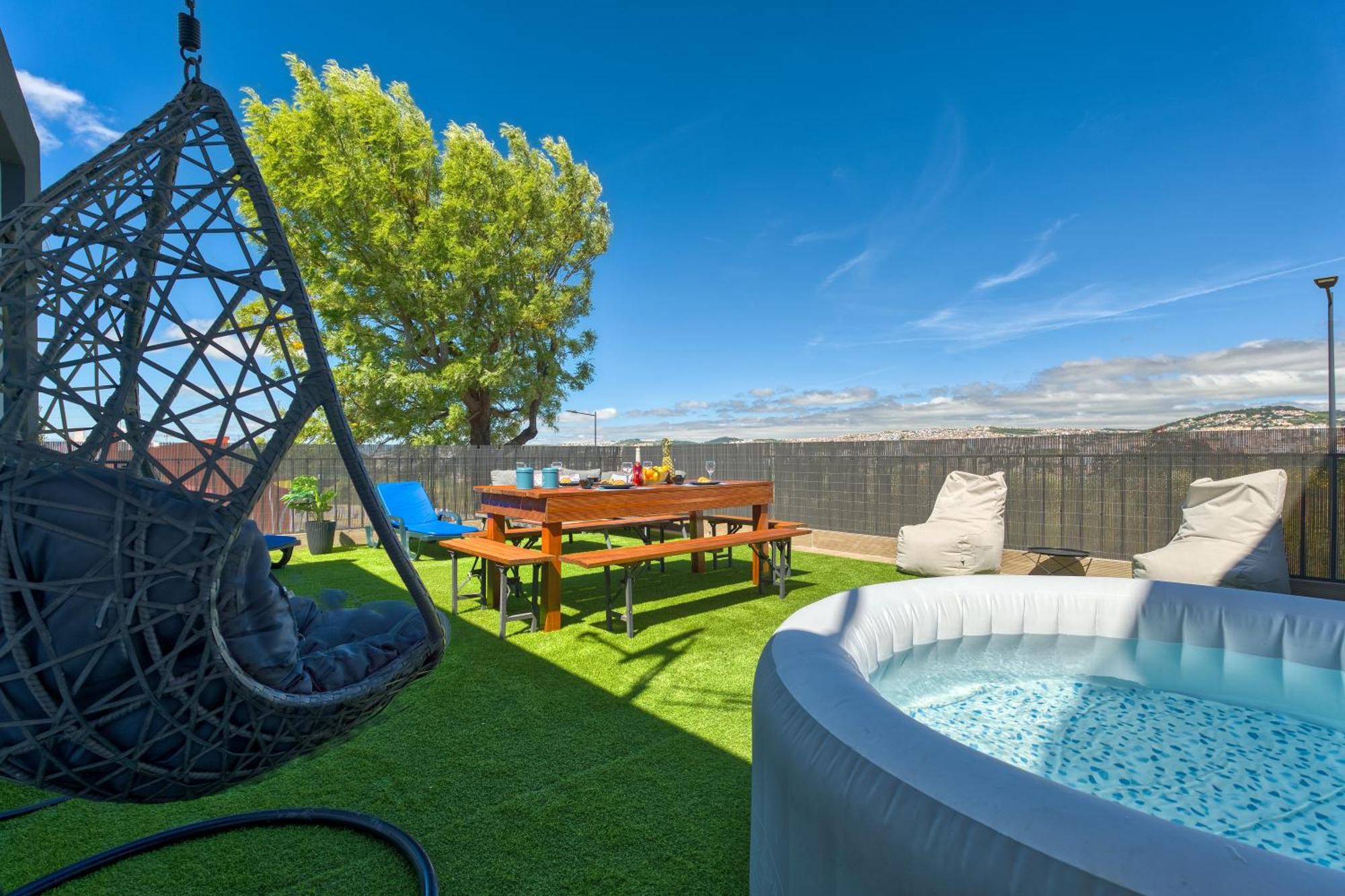 Portucale ! Santa Clara Terrace & Jacuzzi Apartment Lisbon